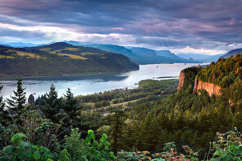 Columbia River Gorge and Cascade Range